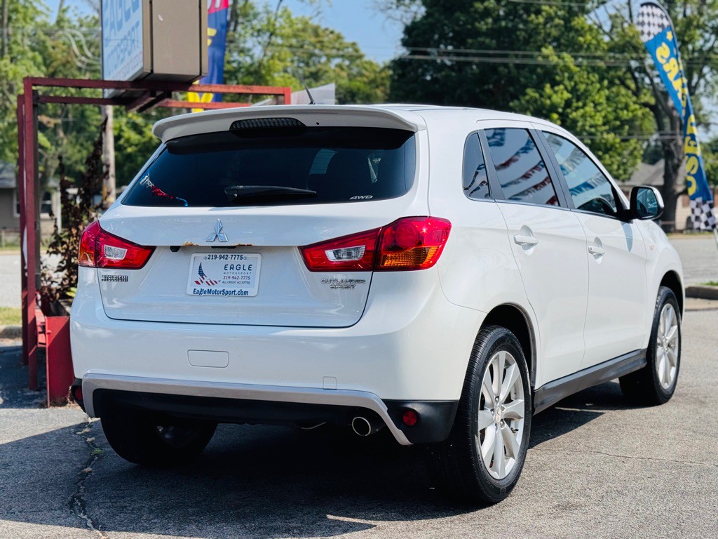 2014 Mitsubishi Outlander Image 6