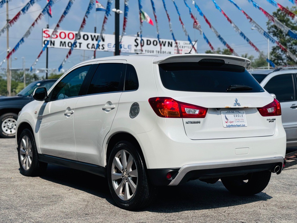 2014 Mitsubishi Outlander Image 8