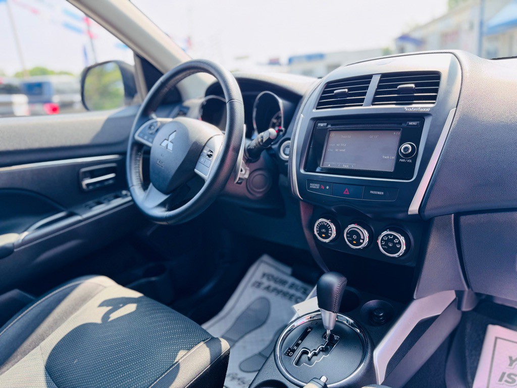 2014 Mitsubishi Outlander Image 20