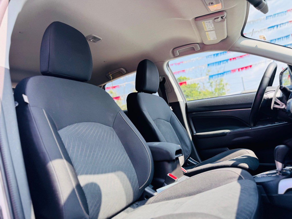 2014 Mitsubishi Outlander Image 21