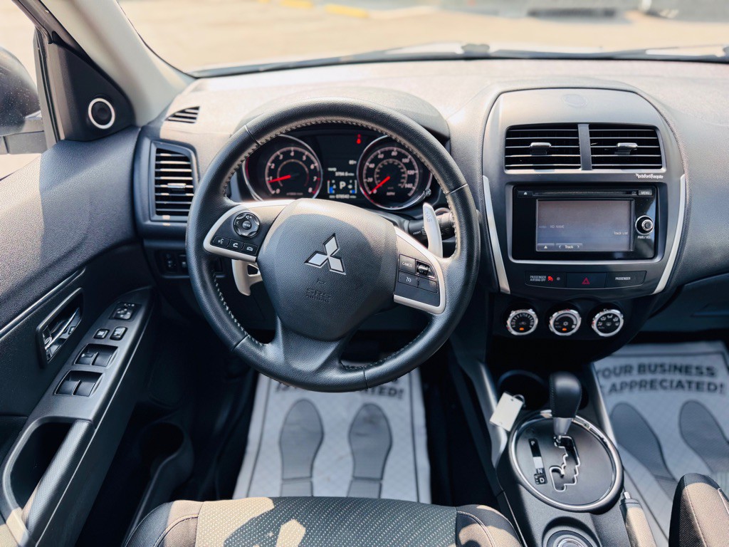 2014 Mitsubishi Outlander Image 24