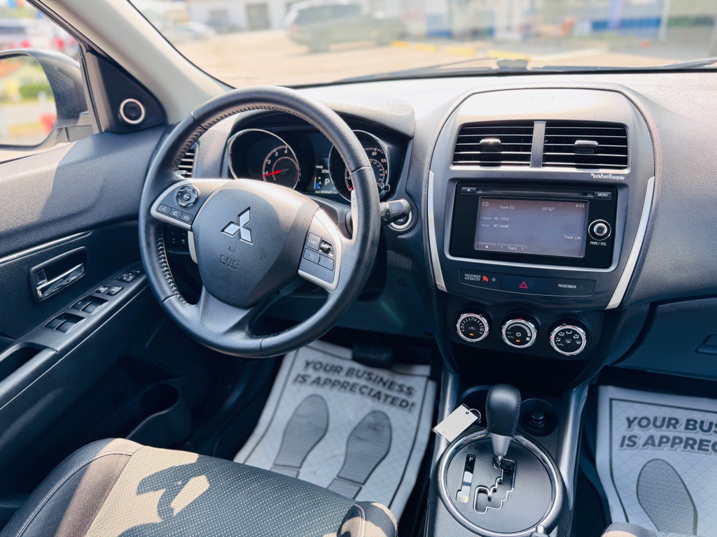 2014 Mitsubishi Outlander Image 25