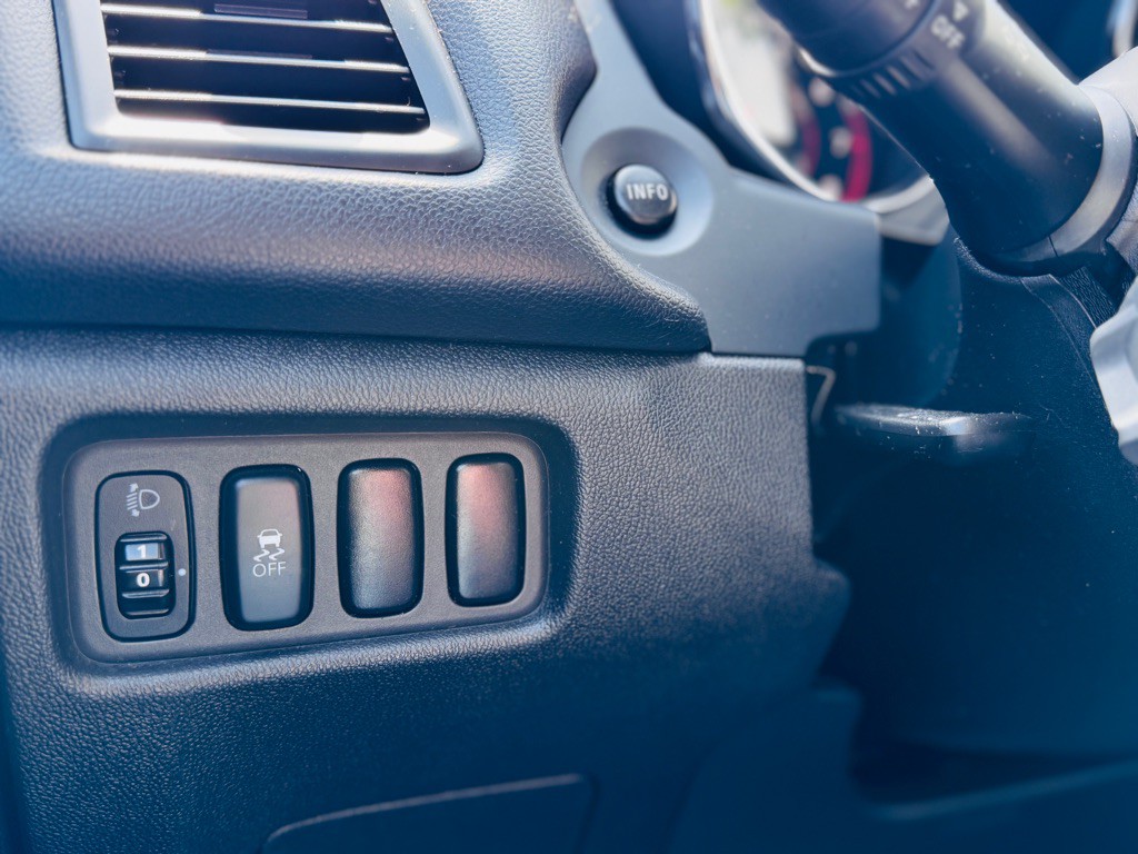 2014 Mitsubishi Outlander Image 26