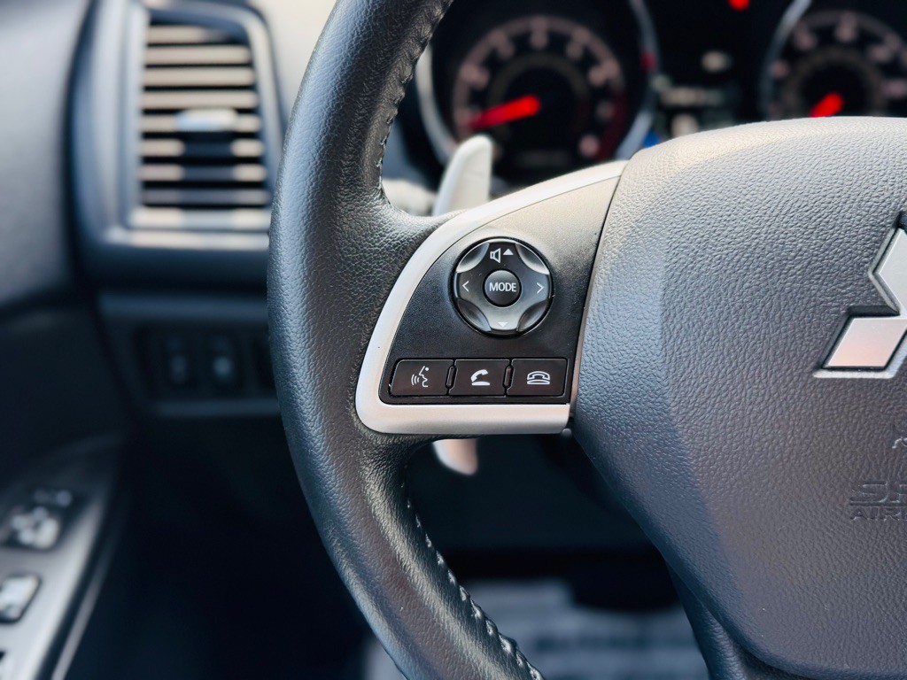 2014 Mitsubishi Outlander Image 27