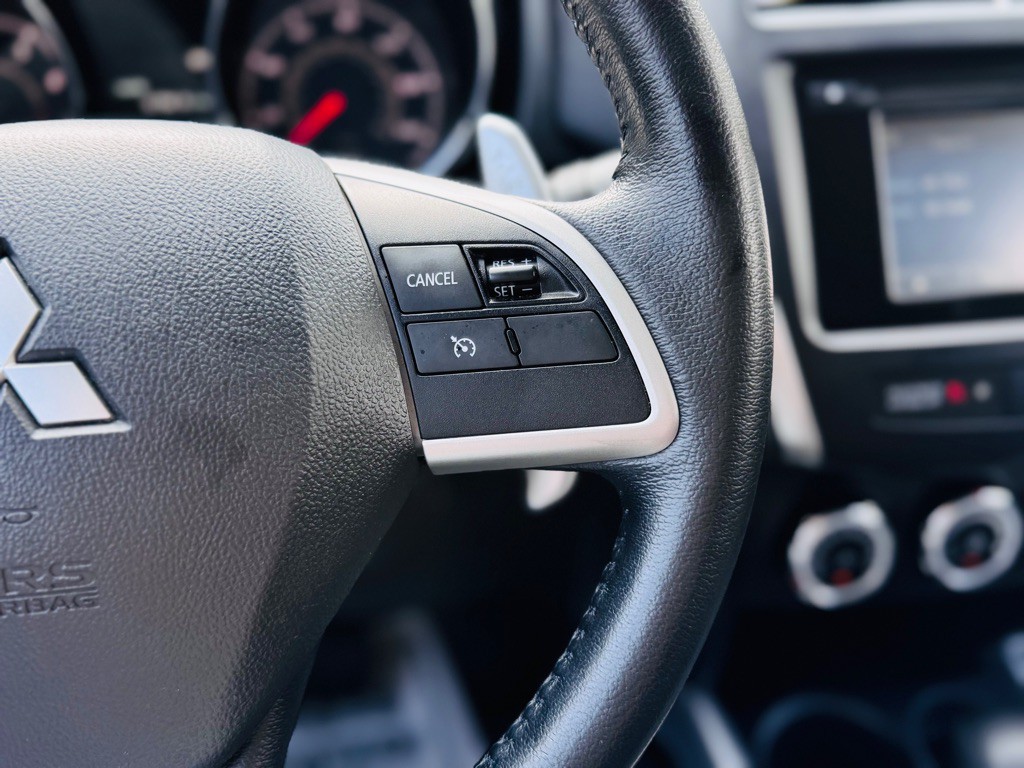 2014 Mitsubishi Outlander Image 29