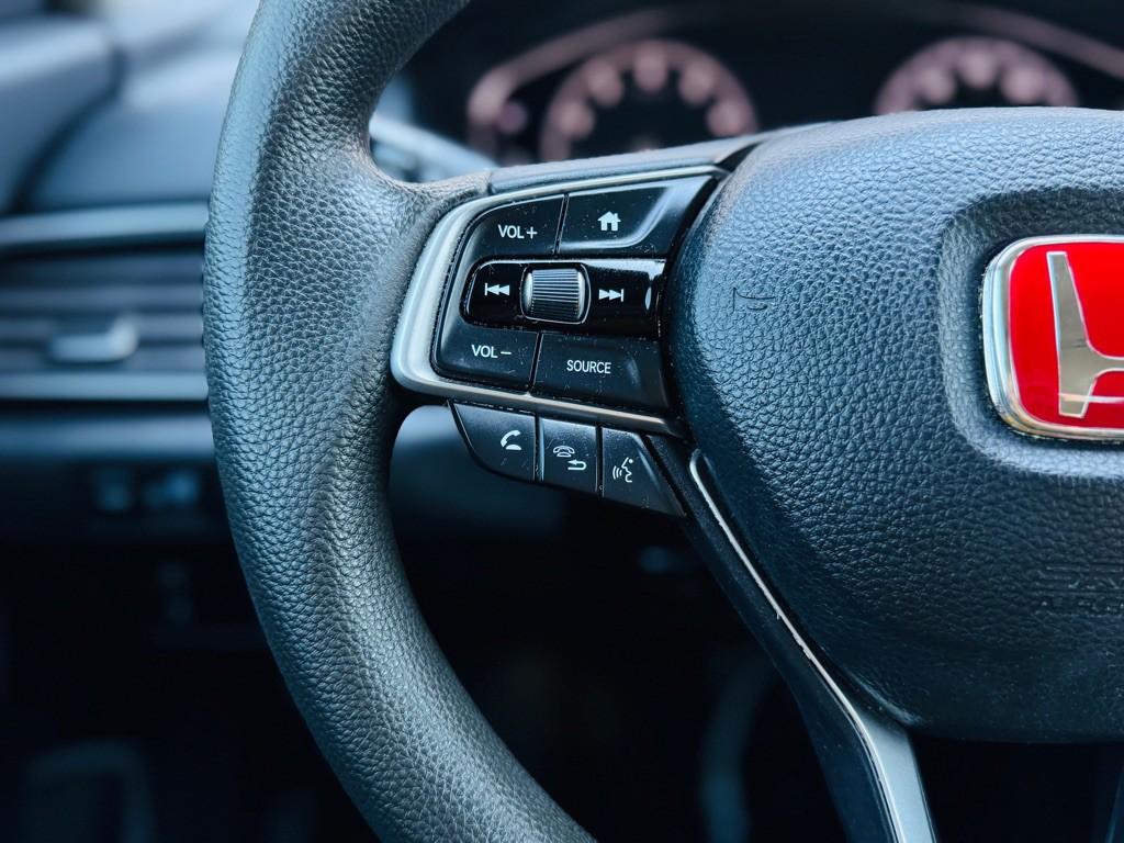 2018 Honda Accord Image 25