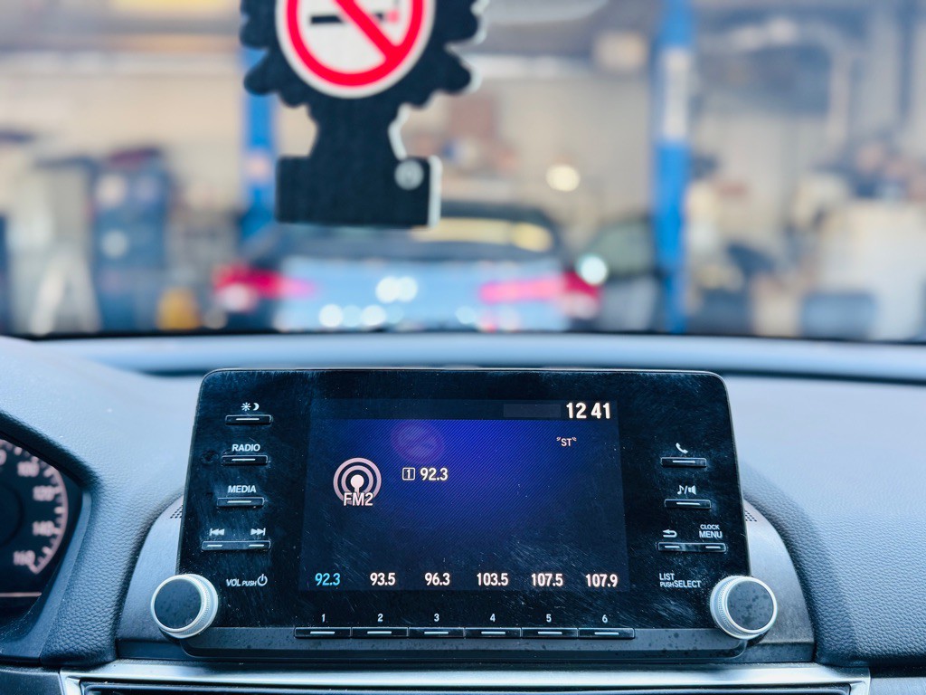 2018 Honda Accord Image 28