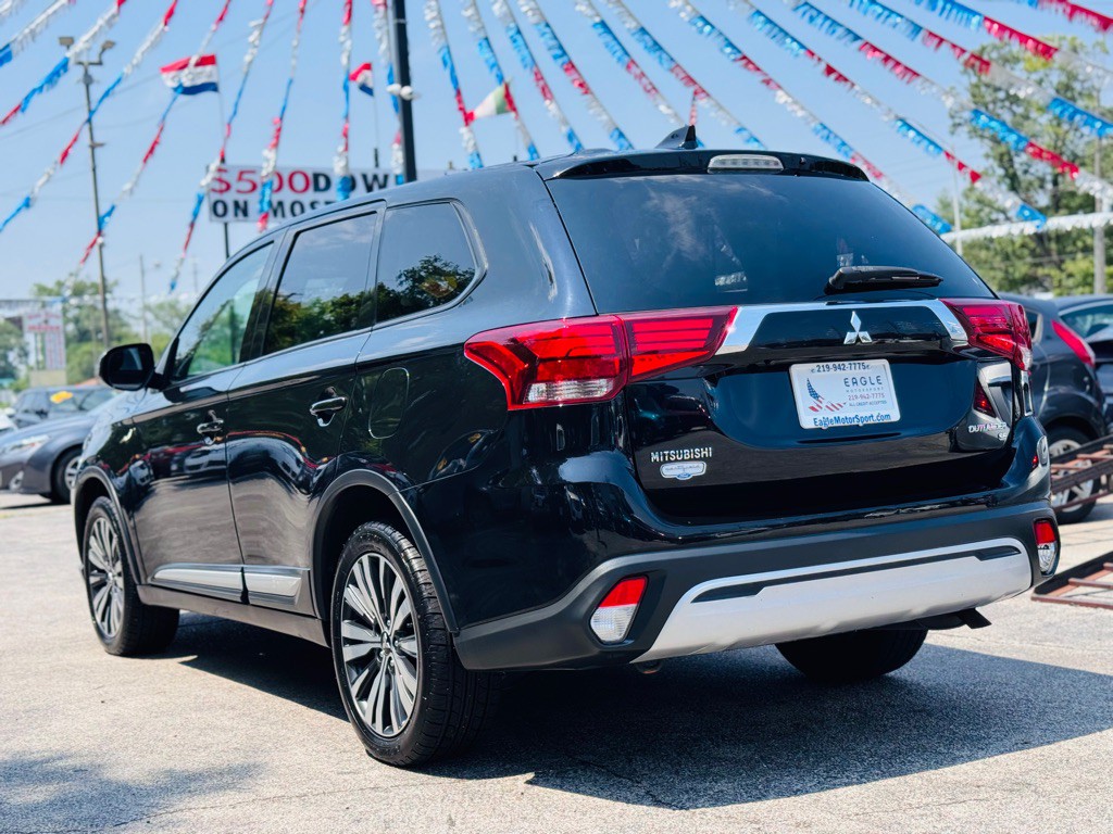 2019 Mitsubishi Outlander Image 8