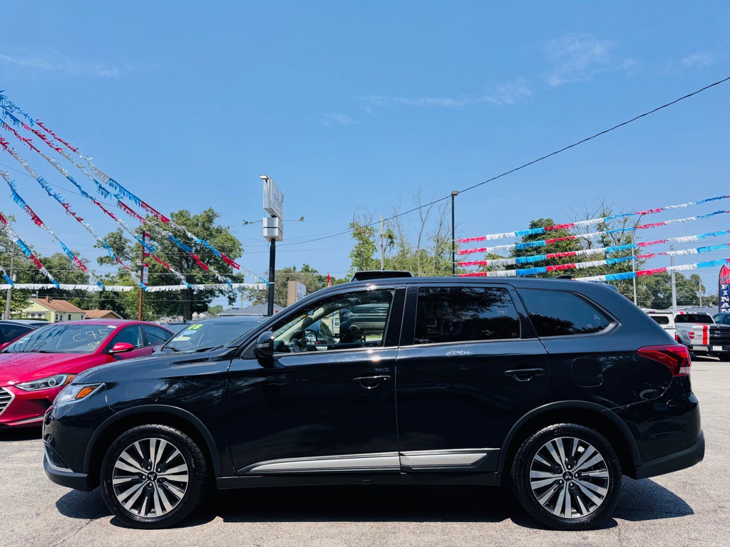 2019 Mitsubishi Outlander Image 9