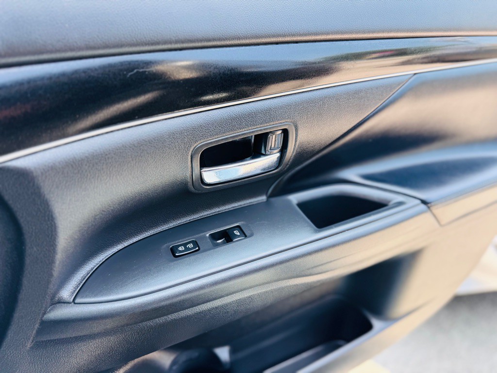 2019 Mitsubishi Outlander Image 18