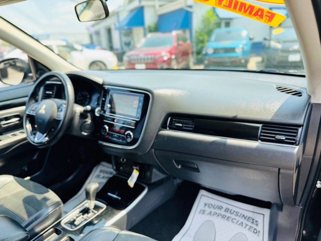 2019 Mitsubishi Outlander Image 19
