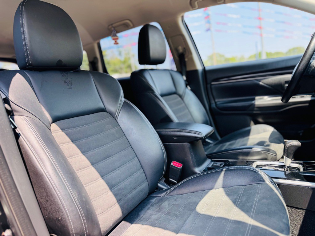 2019 Mitsubishi Outlander Image 22