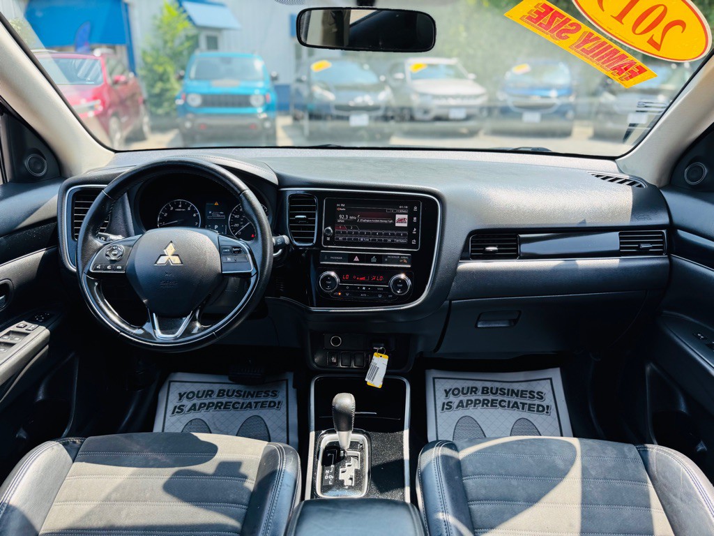 2019 Mitsubishi Outlander Image 25