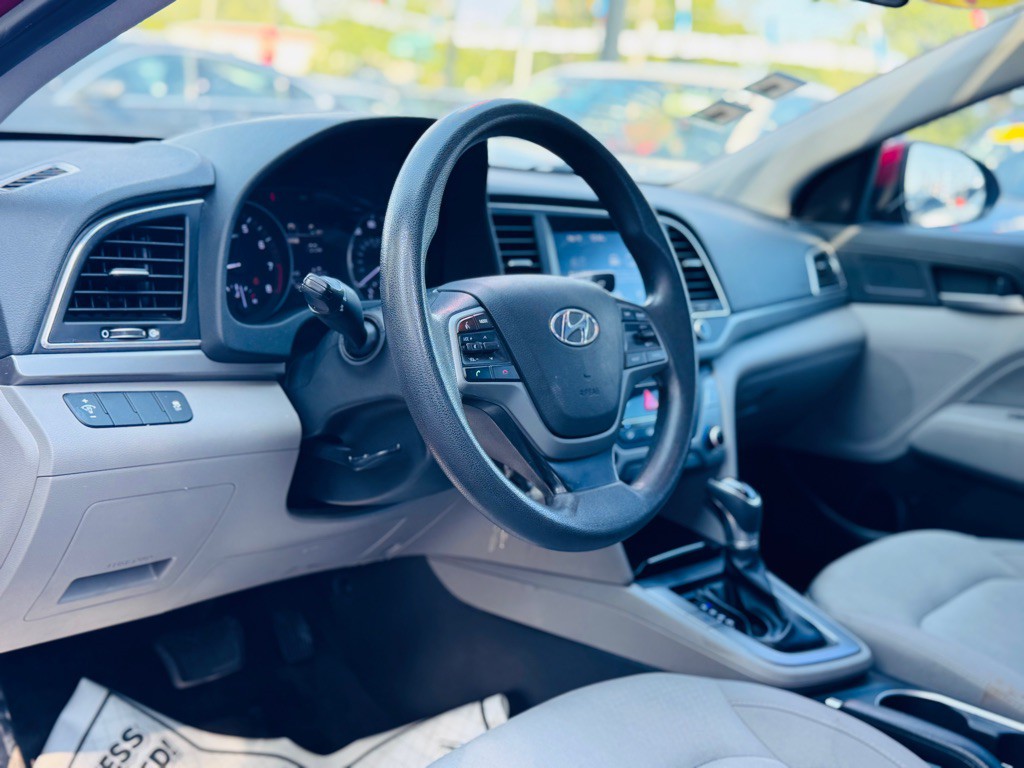 2017 Hyundai Elantra Image 14
