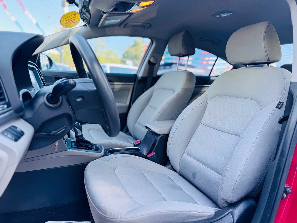 2017 Hyundai Elantra Image 15