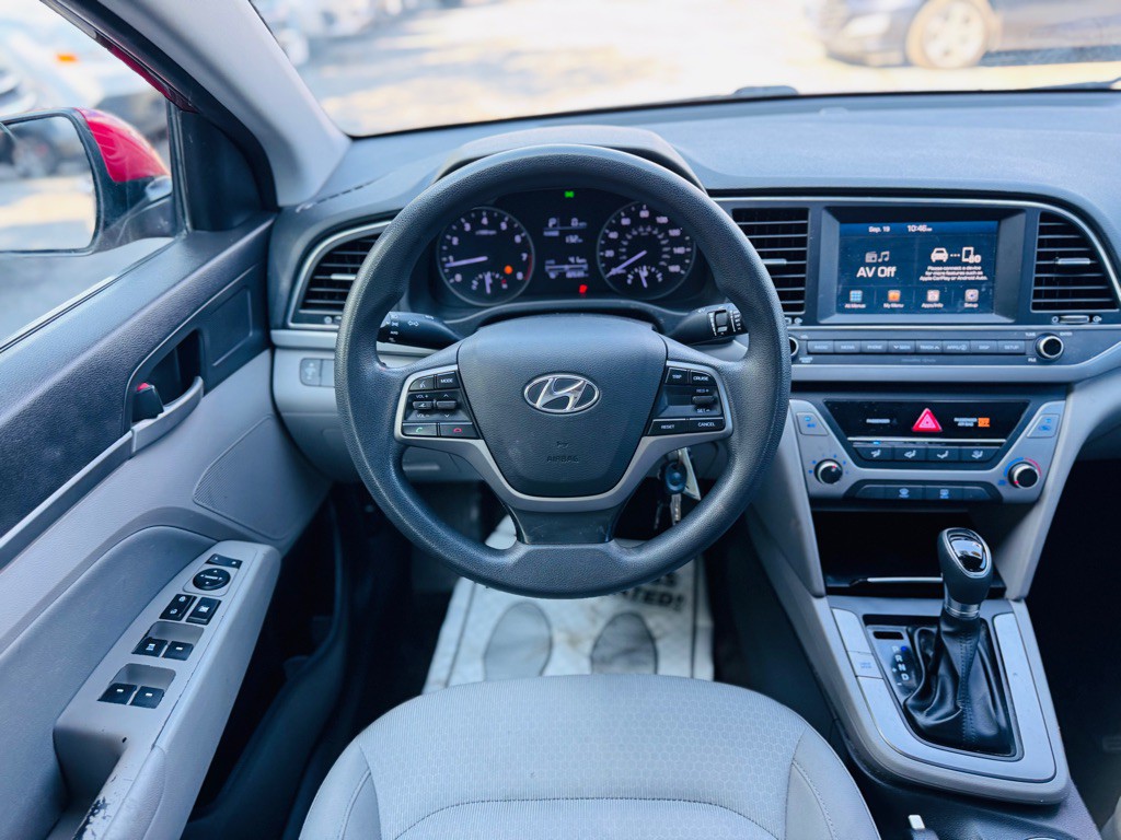 2017 Hyundai Elantra Image 22