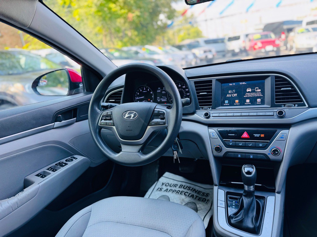 2017 Hyundai Elantra Image 23