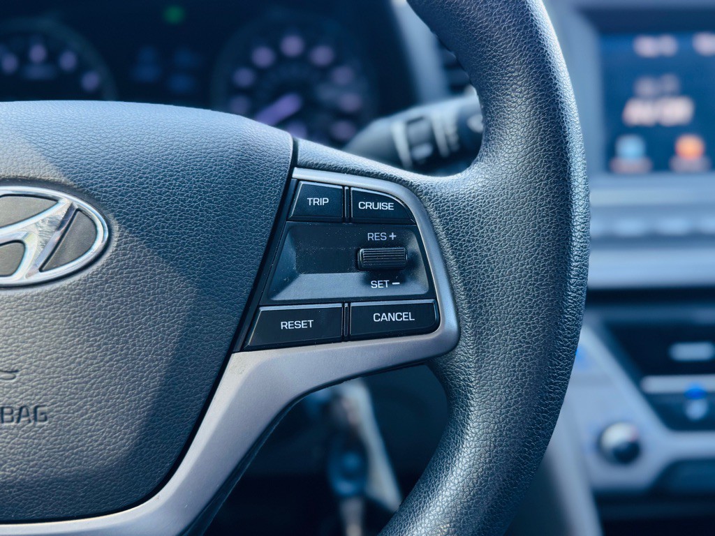 2017 Hyundai Elantra Image 27