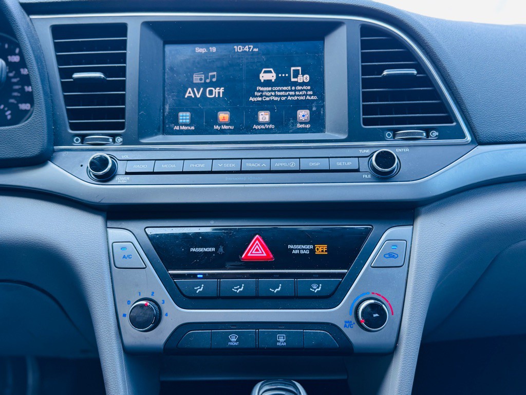 2017 Hyundai Elantra Image 30
