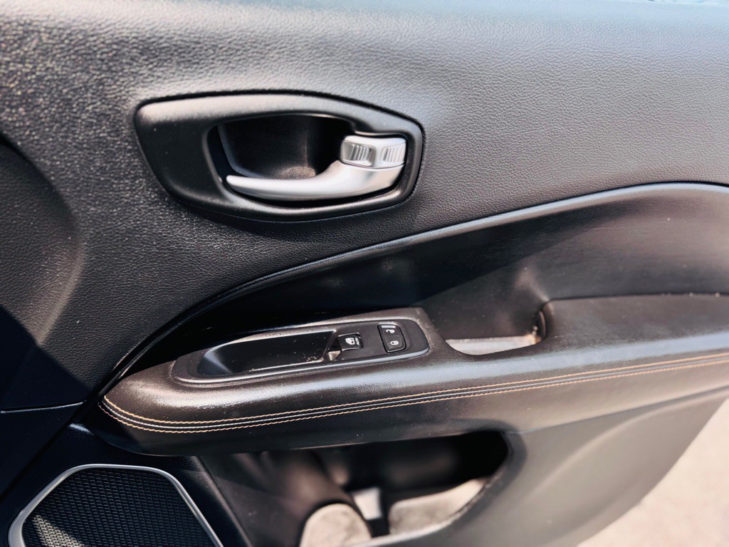 2018 Jeep Compass Image 21