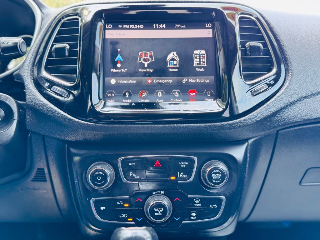 2018 Jeep Compass Image 36