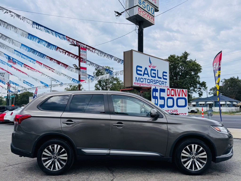2019 Mitsubishi Outlander Image 6