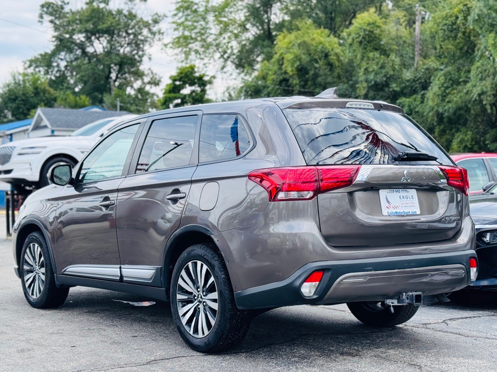 2019 Mitsubishi Outlander Image 9