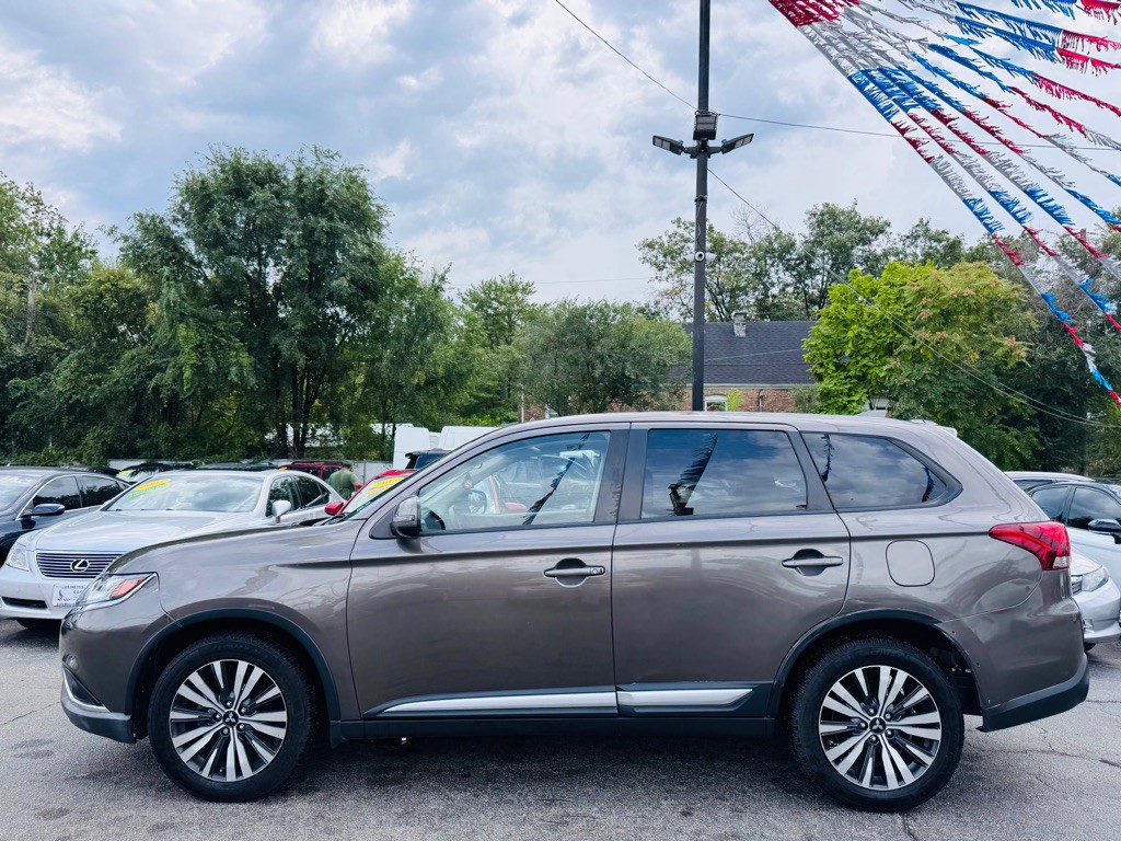 2019 Mitsubishi Outlander Image 10