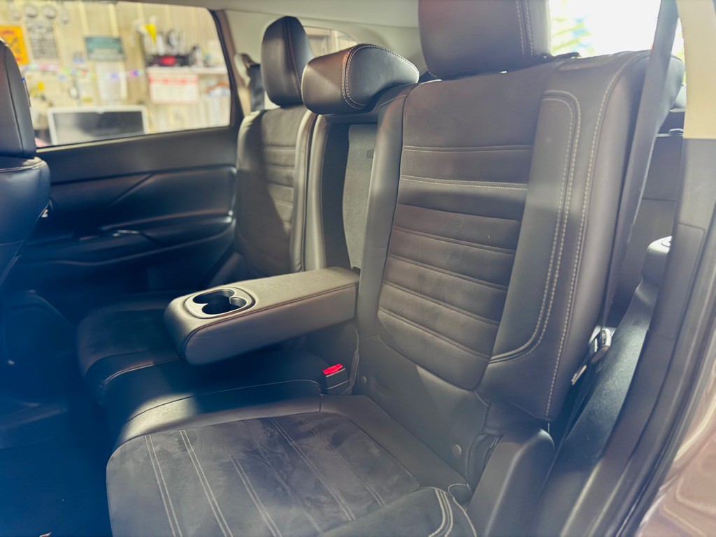2019 Mitsubishi Outlander Image 24