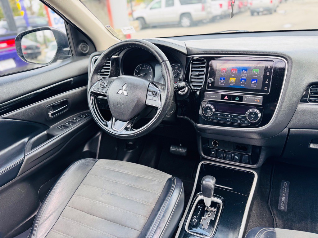 2019 Mitsubishi Outlander Image 30