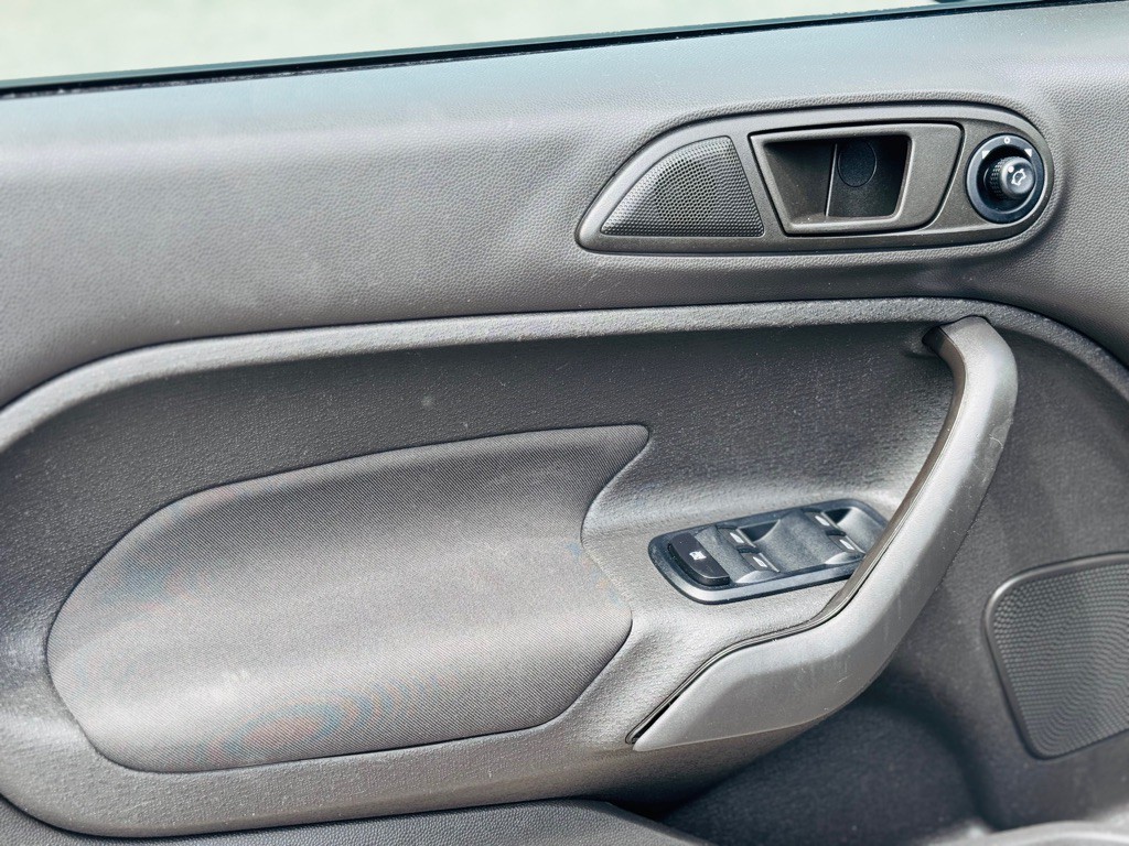 2018 Ford Fiesta Image 14
