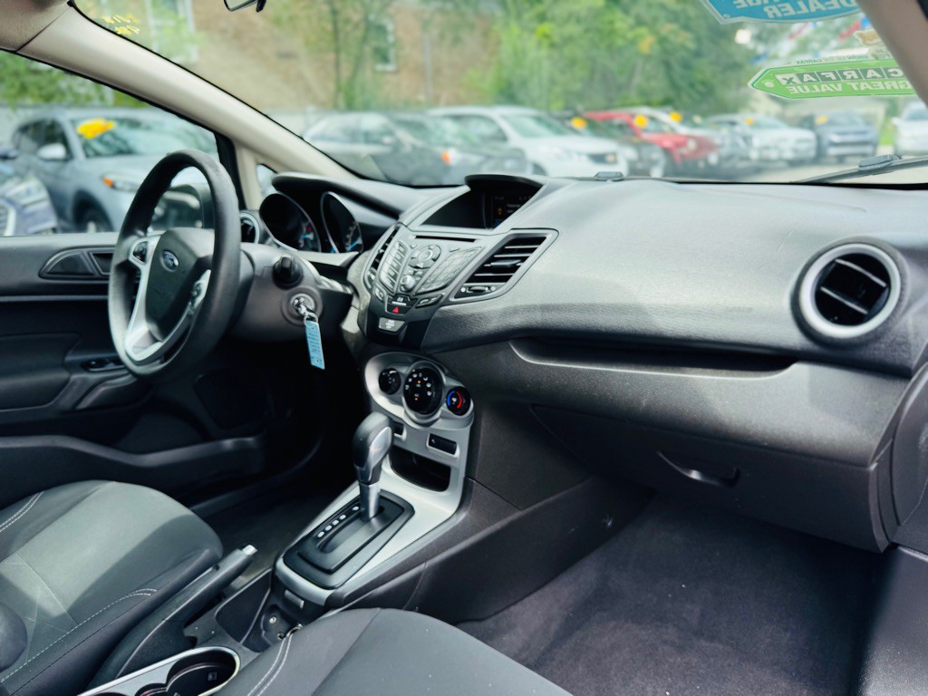 2018 Ford Fiesta Image 18