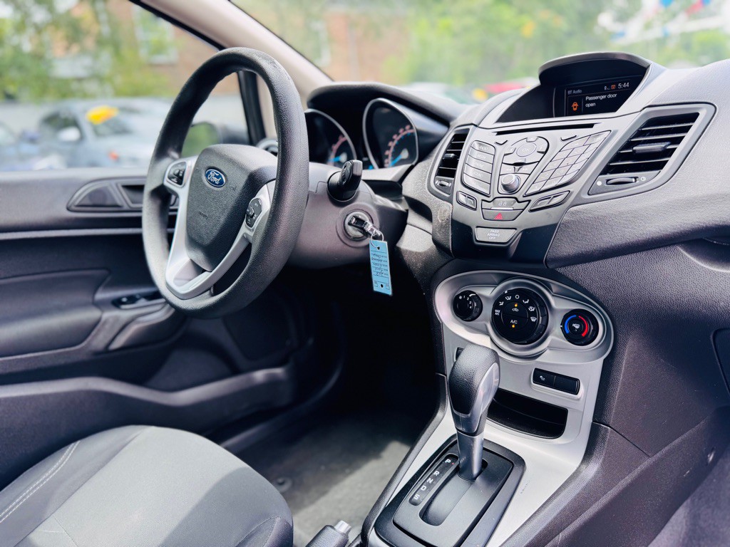 2018 Ford Fiesta Image 19