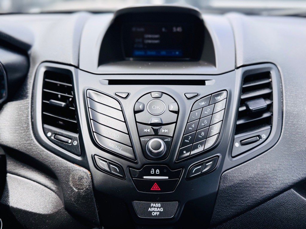 2018 Ford Fiesta Image 33