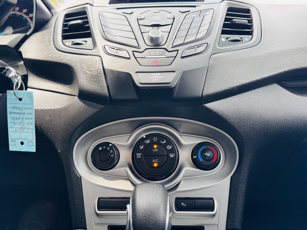 2018 Ford Fiesta Image 34