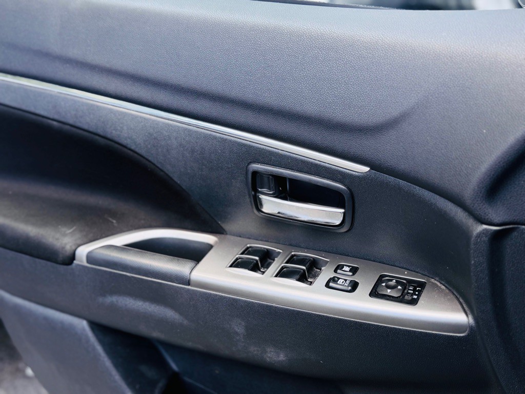 2019 Mitsubishi Outlander Image 15