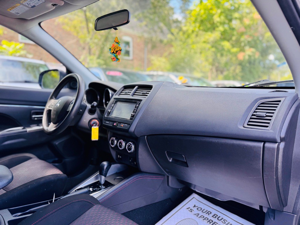 2019 Mitsubishi Outlander Image 19