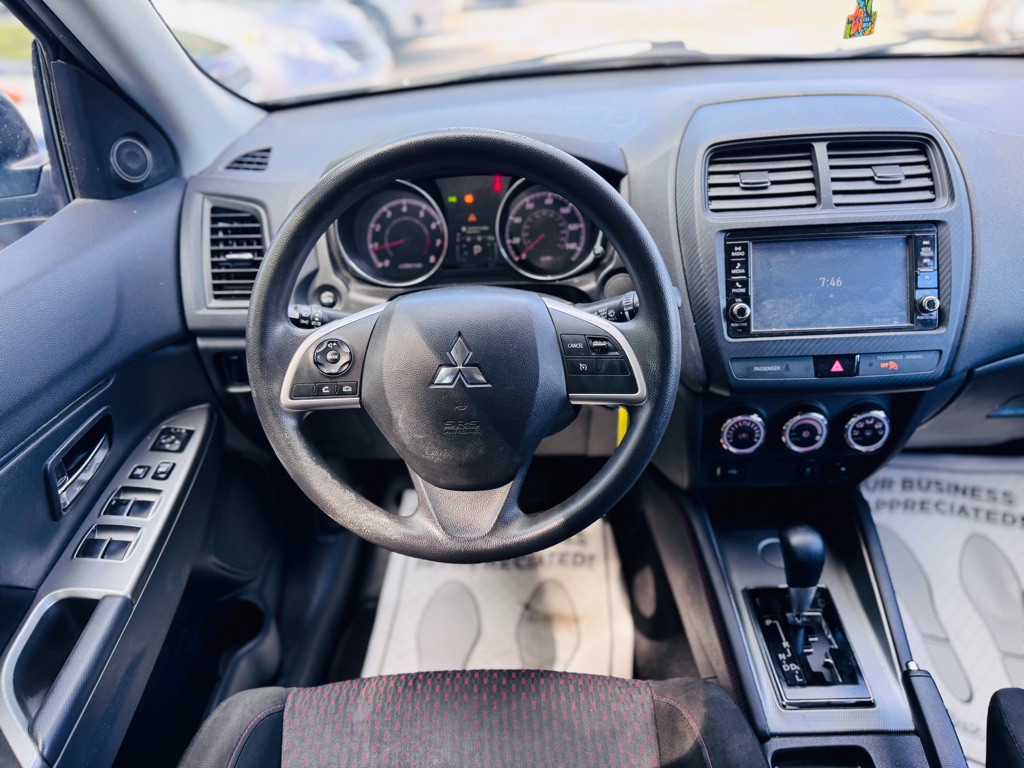 2019 Mitsubishi Outlander Image 24