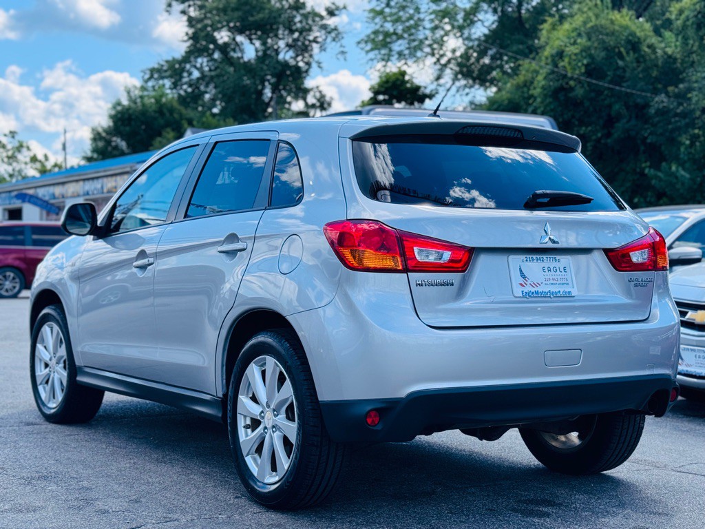 2014 Mitsubishi Outlander Image 8