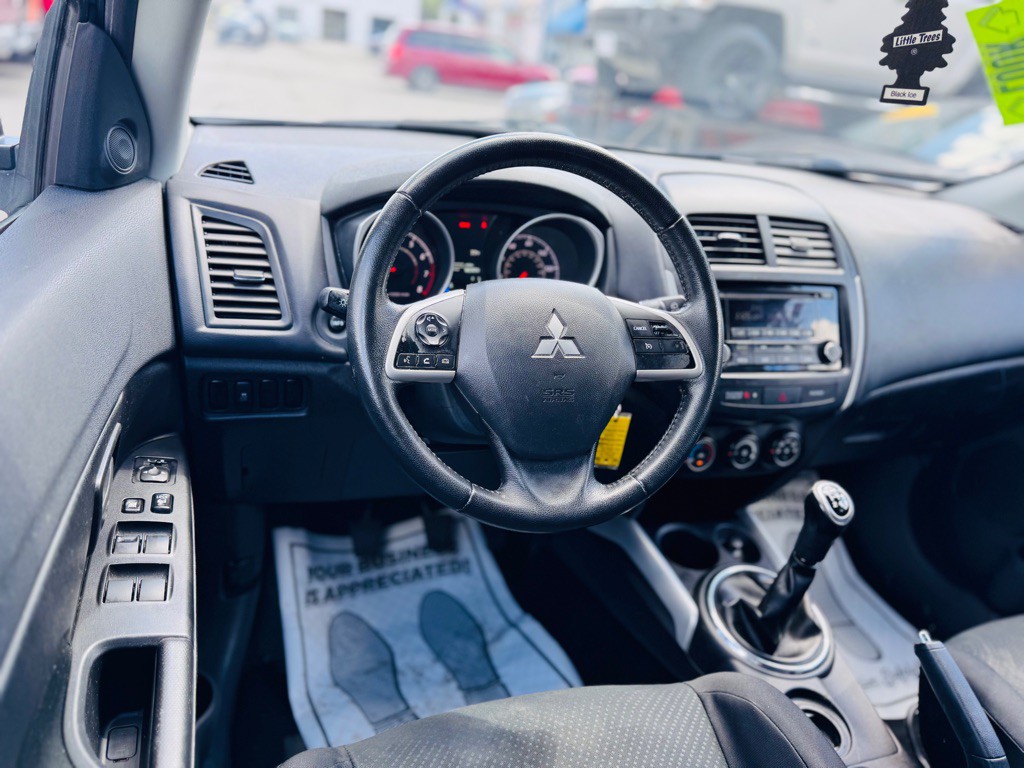 2014 Mitsubishi Outlander Image 21