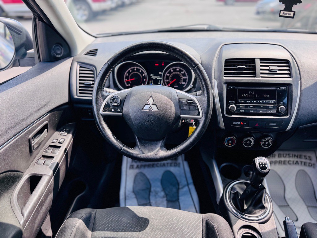 2014 Mitsubishi Outlander Image 22