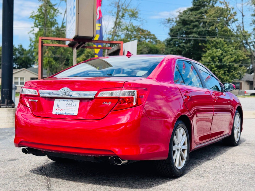2013 Toyota Camry Image 8