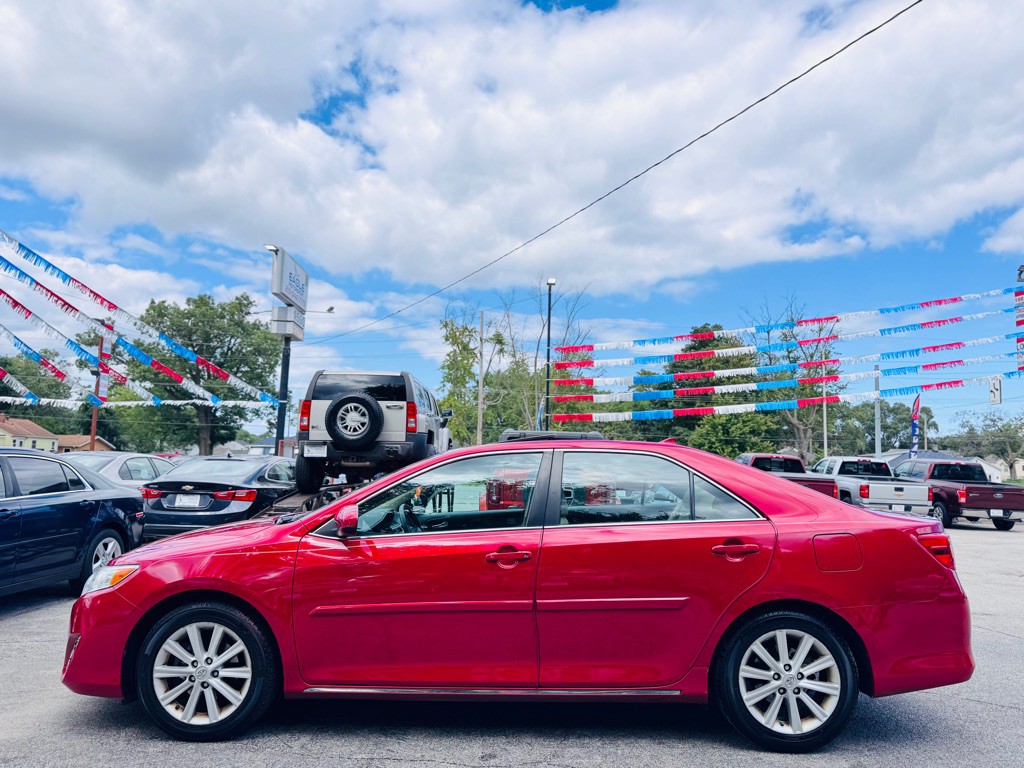 2013 Toyota Camry Image 11