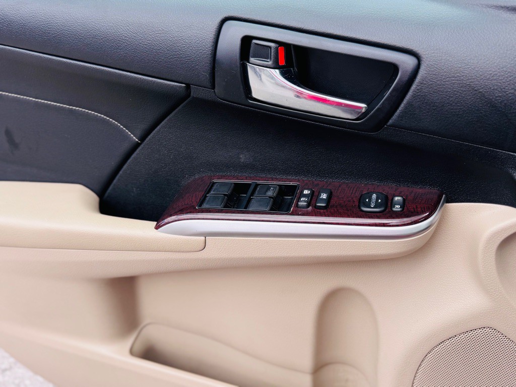 2013 Toyota Camry Image 17