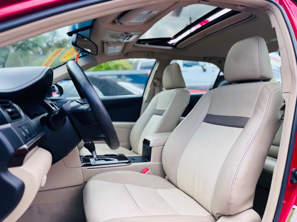 2013 Toyota Camry Image 20