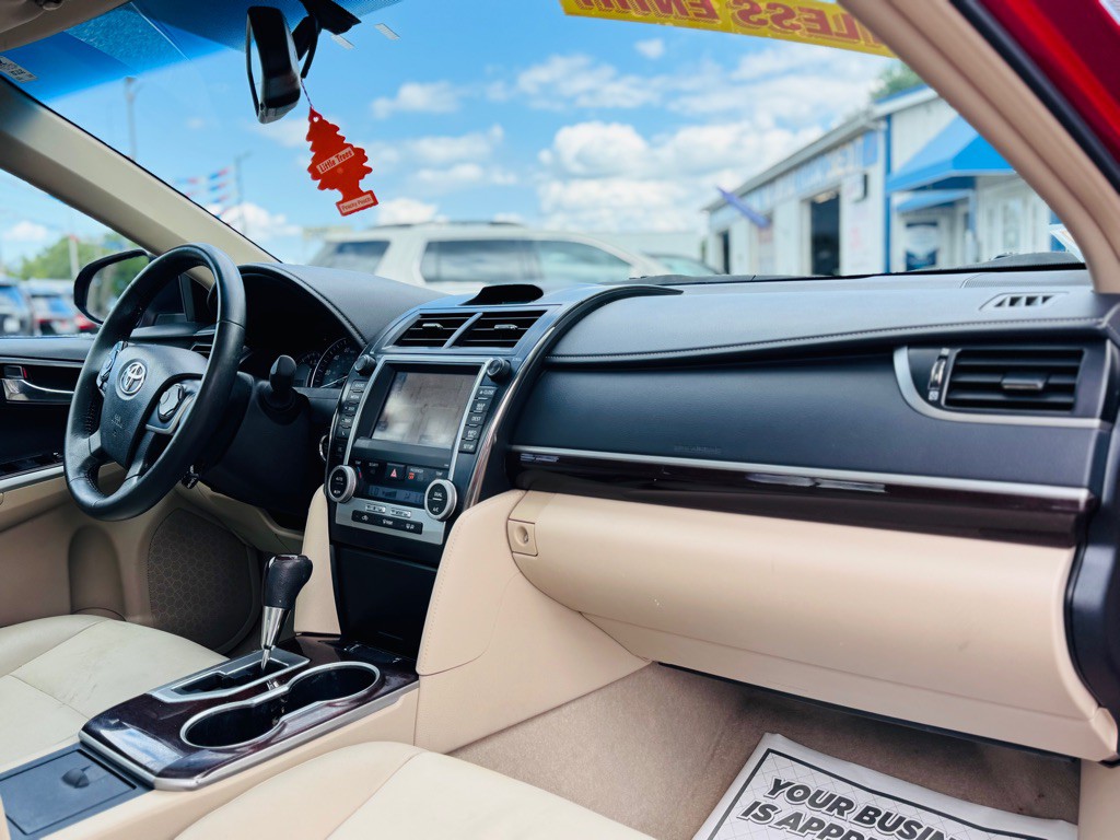 2013 Toyota Camry Image 23