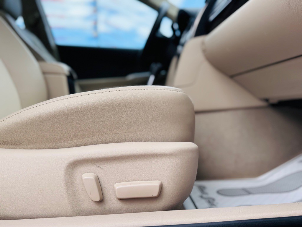 2013 Toyota Camry Image 25