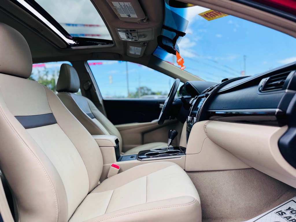 2013 Toyota Camry Image 26