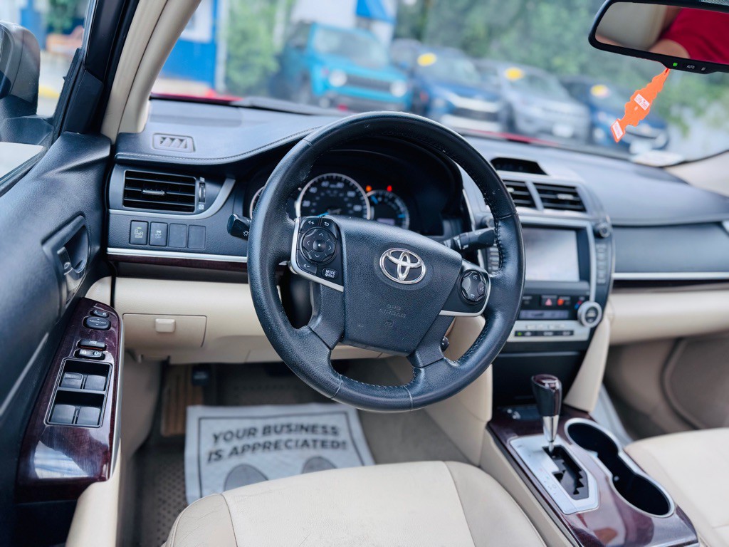 2013 Toyota Camry Image 30