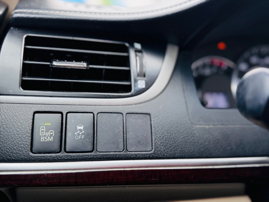 2013 Toyota Camry Image 33